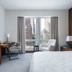 Отель The Langham, New York, Fifth Avenue Улучшенный номер с различными типами кроватей
