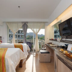 Отель The Bliss South Beach Patong вид из номера фото 4