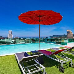 At Patong Hotel популярное изображение