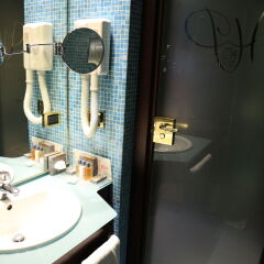 Hotel Pierre Milano раковина ванной комнаты