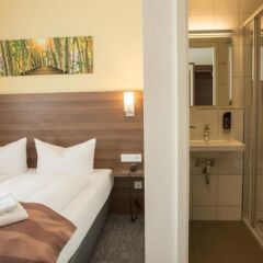 Metro Hotel Frankfurt City by Trip Inn 3* Стандартный номер с различными типами кроватей