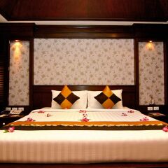 Rayaburi Hotel Patong 4* Номер Делюкс фото 2