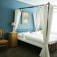 Отель Altstadhotel Amadeus 4* Полулюкс