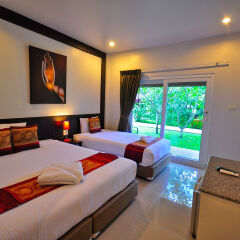 Phuket Airport Hotel комната для гостей фото 8