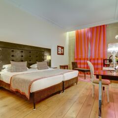 Отель Hôtel Le 123 Elysées - Astotel 4* Улучшенный номер с 2 отдельными кроватями