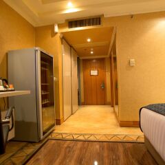Victoria Crown Plaza Hotel 4* Стандартный номер