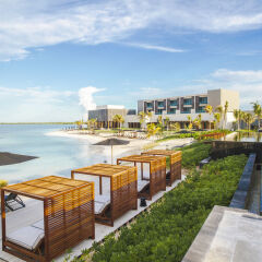 Отель Nizuc Resort & Spa переливной бассейн