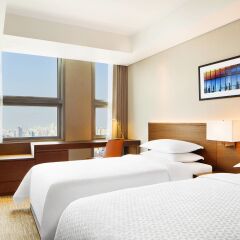 Отель Four Points By Sheraton Seoul, Namsan 4* Улучшенный номер с 2 отдельными кроватями