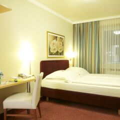 Hotel Central 2* Стандартный номер двуспальная кровать