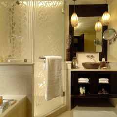 Отель Sharq Village & Spa 5* Номер Делюкс с различными типами кроватей фото 3