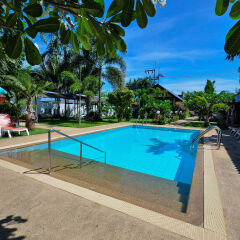 Phuket Airport Hotel открытый бассейн фото 3