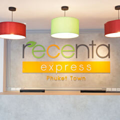 Отель Recenta Express Phuket Town ресепшен