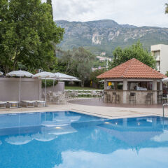 Tara Hotel открытый бассейн