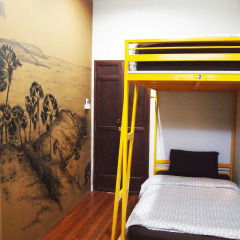 Phuket Sunny Hostel Улучшенный номер с различными типами кроватей