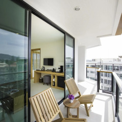 Отель The Lunar Patong 3* Люкс с различными типами кроватей фото 2