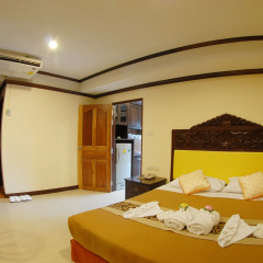 Отель Golden Villa 3* Люкс с различными типами кроватей