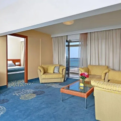 Hotel Globus - Half Board жилая площадь