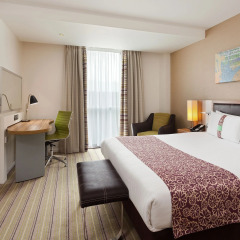 Отель Holiday Inn London - Stratford City 4* Стандартный номер с различными типами кроватей