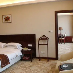 YiFeng Hotel 3* Люкс повышенной комфортности с различными типами кроватей