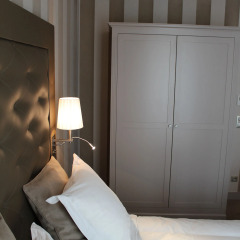 Отель Hôtel Saint Cyr Etoile 3* Улучшенный номер с различными типами кроватей