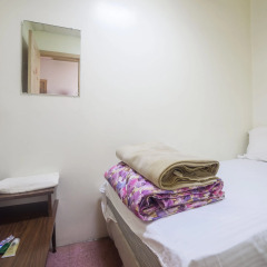 World Hotel Номер с общей ванной комнатой с различными типами кроватей (общая ванная комната)