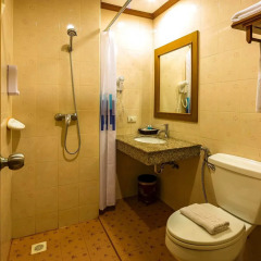 Отель Azhotel Patong ванная фото 2