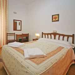 Отель Hostal San Antonio Стандартный номер с двуспальной кроватью