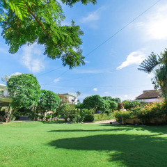 Chalong Beach Hotel Phuket собственный двор фото 2