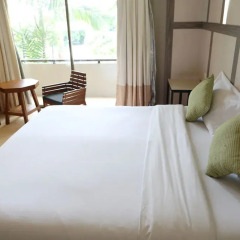 Отель Sea Breeze Jomtien Resort комната для гостей фото 11