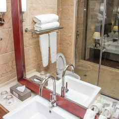 Golden Tulip Essential Airport Hotel Lagos 3* Представительский номер с различными типами кроватей