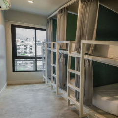 Yaks House Hostel Кровать в общем номере