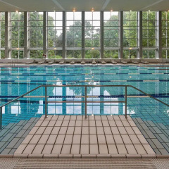 Отель Hilton Frankfurt City Centre закрытый бассейн