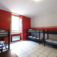 Alessandro Downtown Hostel Кровать в общем номере с двухъярусной кроватью