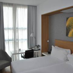 Отель Hilton Garden Inn Milan North комната для гостей