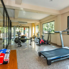 The Windmill Phuket Hotel фитнес-студия