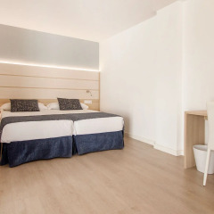 Отель Tomir Portals Suites Полулюкс с различными типами кроватей