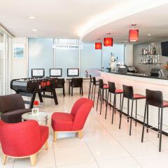 Отель Ibis Bangkok Sathorn Бангкок гостиничный бар