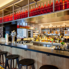 Отель citizenM Schiphol Airport гостиничный бар фото 2
