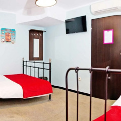 Glow Hostel Стандартный семейный номер с различными типами кроватей (общая ванная комната)