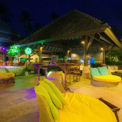 Отель Fair House Villas & Spa Самуи бар у бассейна