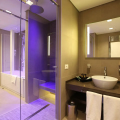 DoubleTree by Hilton Hotel Yerevan City Centre ванная фото 2