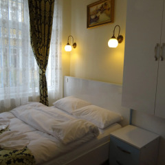 Отель Tulip Guesthouse 2* Стандартный номер с двуспальной кроватью (общая ванная комната)