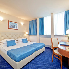 Hotel Central 3* Номер Комфорт с 2 отдельными кроватями