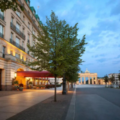 Отель Adlon Kempinski экстерьер