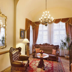 U Prince Hotel в номере