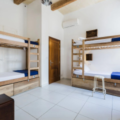Two Pillows Boutique Hostel Кровать в общем номере