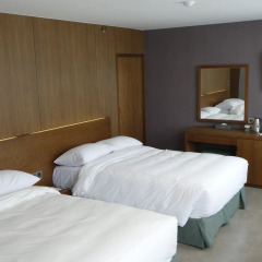 Itaewon Crown hotel 3* Стандартный семейный номер с 2 отдельными кроватями