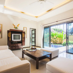Отель Two Villas Holiday Oriental Style Layan Beach гостиная фото 4