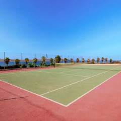 Отель Paradise Bay Resort теннисный корт
