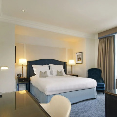 Отель The Waldorf Hilton 4* Представительский номер с различными типами кроватей